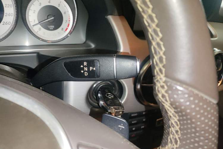 Used Mercedes-Benz GLK-Class 2013 Facelift GLK 300 4MATIC Fashion Edition Gear Lever