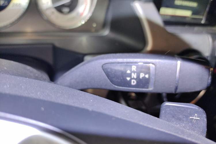 Used Mercedes-Benz GLK-Class 2013 GLK 300 4MATIC Dynamic Sunroof Model Gear Lever