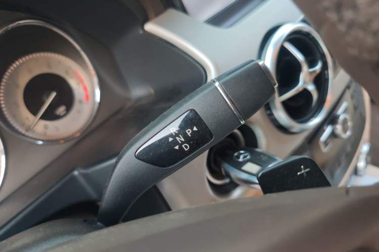 Used Mercedes-Benz GLK-Class 2013 GLK 300 4MATIC Dynamic Sunroof Model Gear Lever
