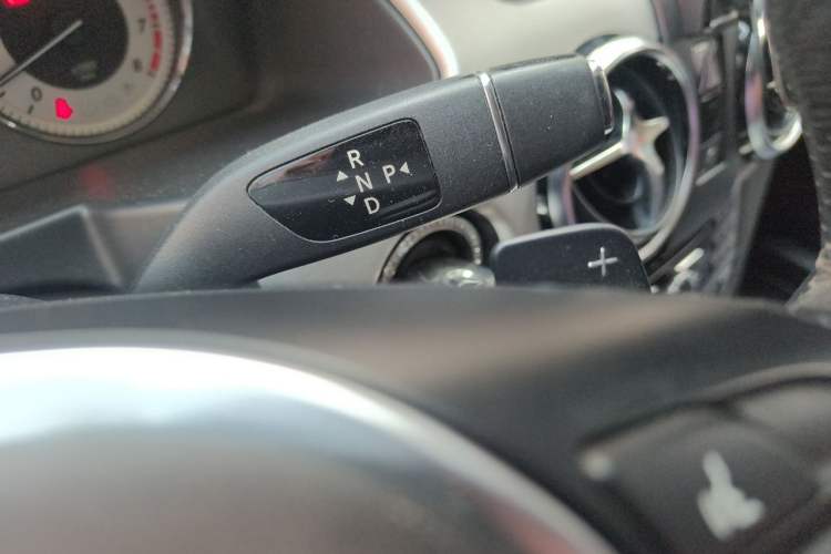 Used Mercedes-Benz GLK-Class 2013 GLK 300 4MATIC Fashion Model Gear Lever