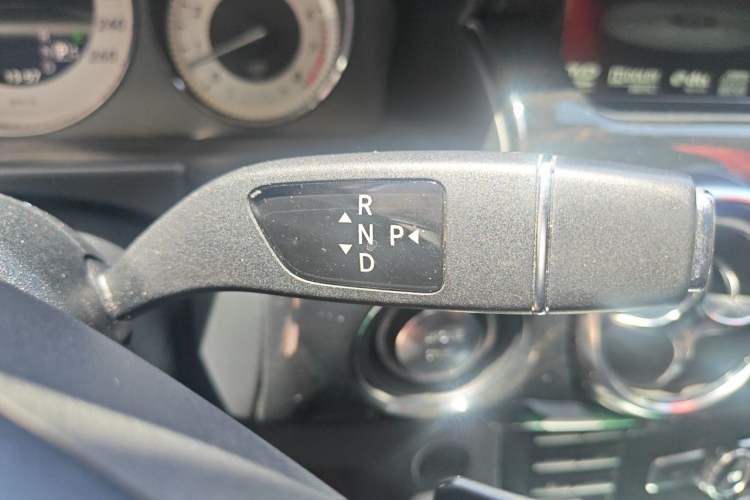 Used Mercedes-Benz GLK-Class 2013 GLK 300 4MATIC Luxury Model Gear Lever