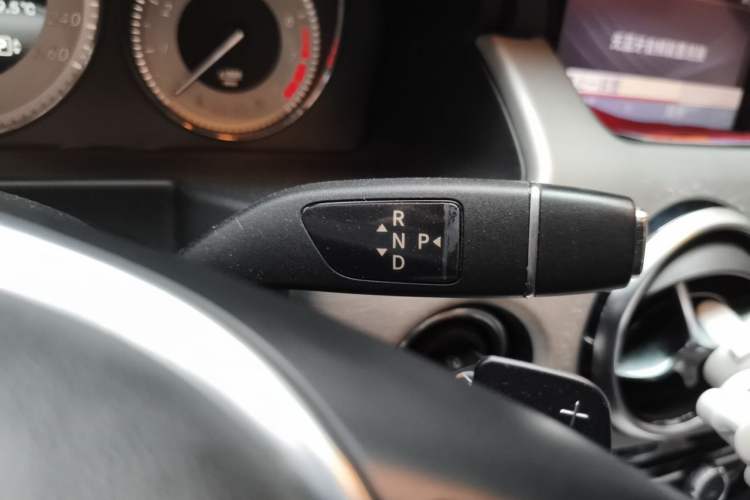Used Mercedes-Benz GLK-Class 2013 GLK 300 4MATIC Dynamic Sunroof Model Gear Lever