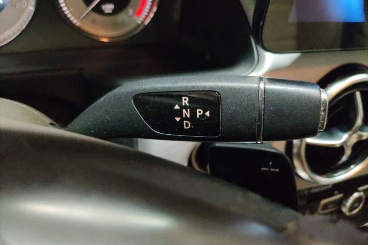 Used Mercedes-Benz GLK-Class 2013 GLK 300 4MATIC Dynamic Sunroof Model Gear Lever