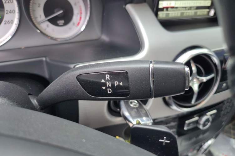 Used Mercedes-Benz GLK-Class 2013 GLK 300 4MATIC Dynamic Sunroof Model Gear Lever