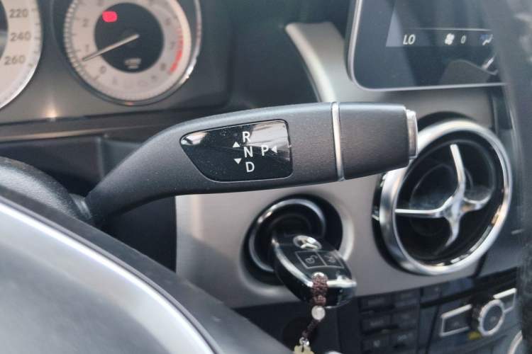 Used Mercedes-Benz GLK-Class 2013 GLK 300 4MATIC Dynamic Sunroof Model Gear Lever