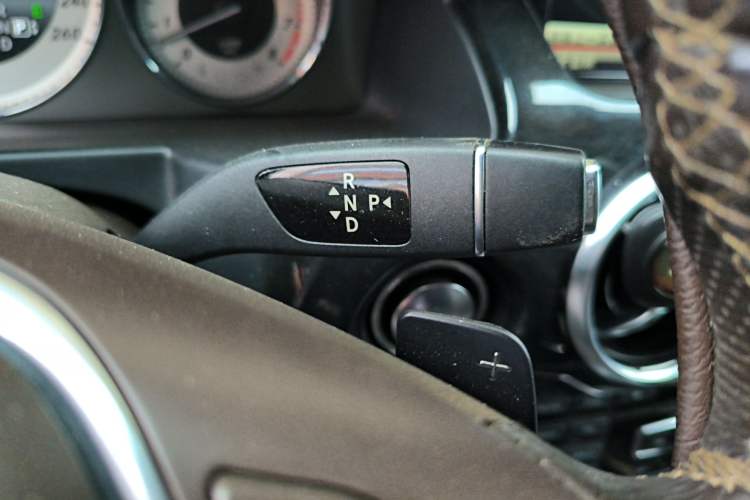 Used Mercedes-Benz GLK-Class 2013 Facelift GLK 300 4MATIC Luxury Edition Gear Lever