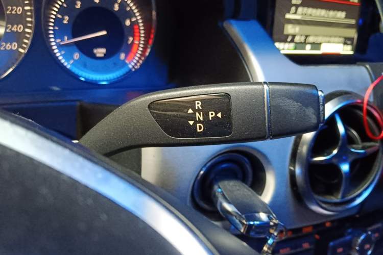 Used Mercedes-Benz GLK-Class 2013 GLK 300 4MATIC Dynamic Edition Gear Lever