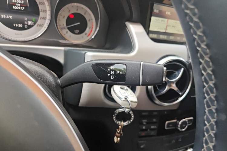 Used Mercedes-Benz GLK-Class 2013 GLK 300 4MATIC Dynamic Sunroof Model Gear Lever