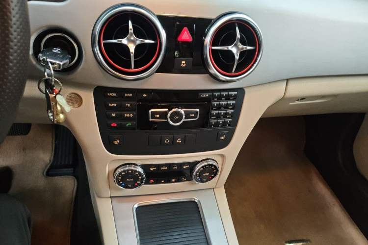 Used Mercedes-Benz GLK-Class 2013 GLK 300 4MATIC Dynamic Edition Gear Lever