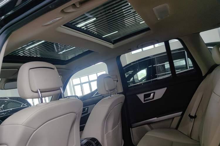 Used Mercedes-Benz GLK-Class 2013 GLK 300 4MATIC Dynamic Sunroof Model Headliner