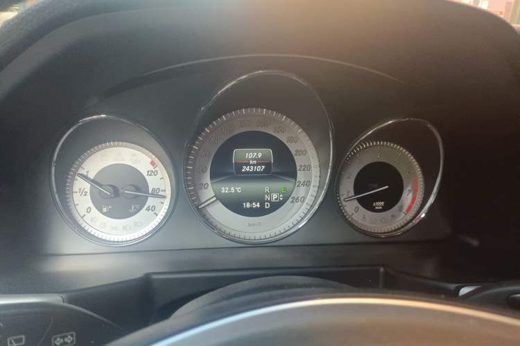 Used Mercedes-Benz GLK-Class 2013 GLK 300 4MATIC Dynamic Sunroof Model Instrument Cluster