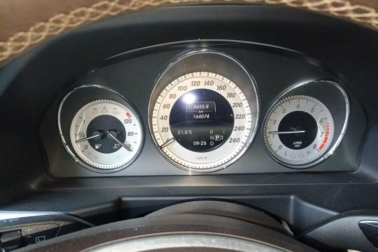 Used Mercedes-Benz GLK-Class 2013 GLK 300 4MATIC Dynamic Sunroof Model Instrument Cluster