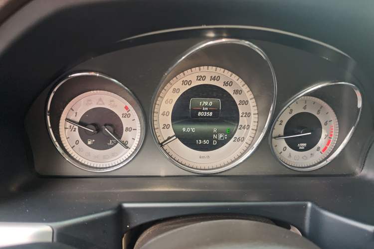 Used Mercedes-Benz GLK-Class 2013 Facelift GLK 300 4MATIC Fashion Edition Instrument Cluster