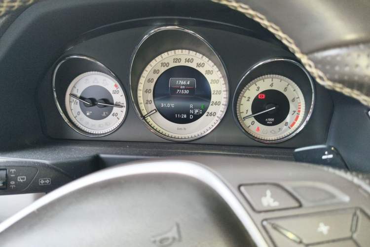 Used Mercedes-Benz GLK-Class 2013 GLK 300 4MATIC Dynamic Sunroof Model Instrument Cluster