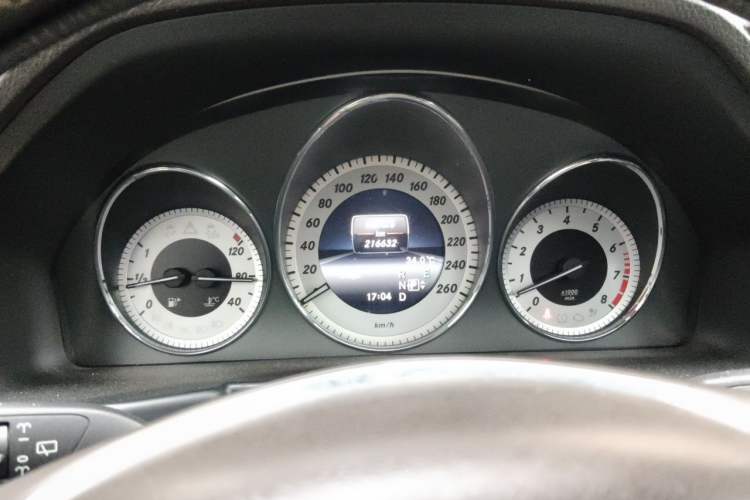 Used Mercedes-Benz GLK-Class 2013 Facelift GLK 300 4MATIC Luxury Edition Instrument Cluster