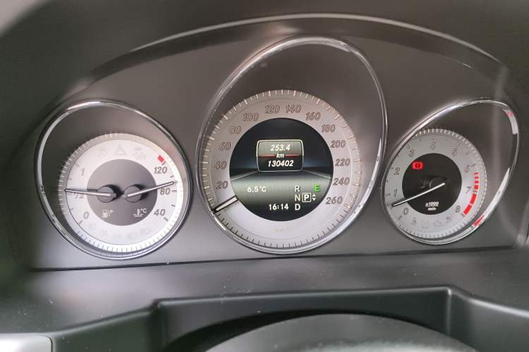 Used Mercedes-Benz GLK-Class 2013 GLK 300 4MATIC Dynamic Sunroof Model Instrument Cluster