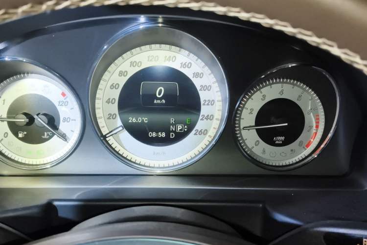 Used Mercedes-Benz GLK-Class 2013 GLK 300 4MATIC Dynamic Sunroof Model Instrument Cluster