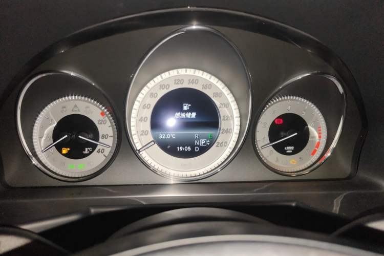 Used Mercedes-Benz GLK-Class 2013 GLK 300 4MATIC Dynamic Sunroof Model Instrument Cluster