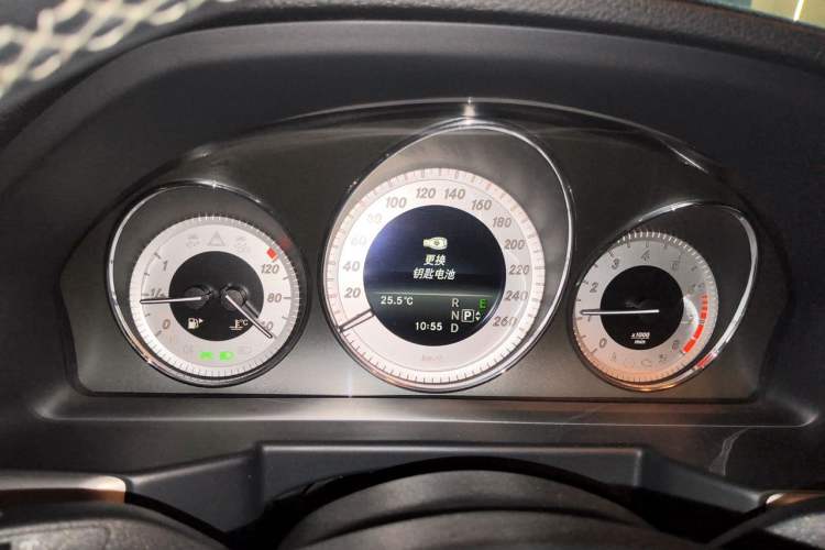 Used Mercedes-Benz GLK-Class 2013 Facelift GLK 300 4MATIC Fashion Edition Instrument Cluster