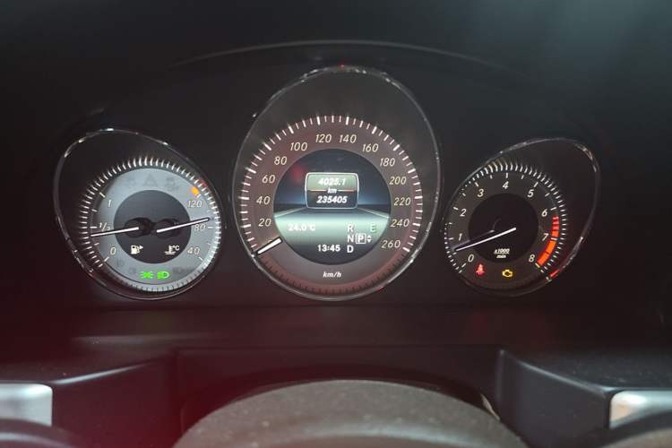 Used Mercedes-Benz GLK-Class 2013 Facelift GLK 300 4MATIC Fashion Edition Instrument Cluster
