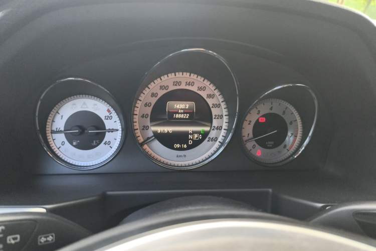 Used Mercedes-Benz GLK-Class 2013 Facelift GLK 300 4MATIC Fashion Edition Instrument Cluster