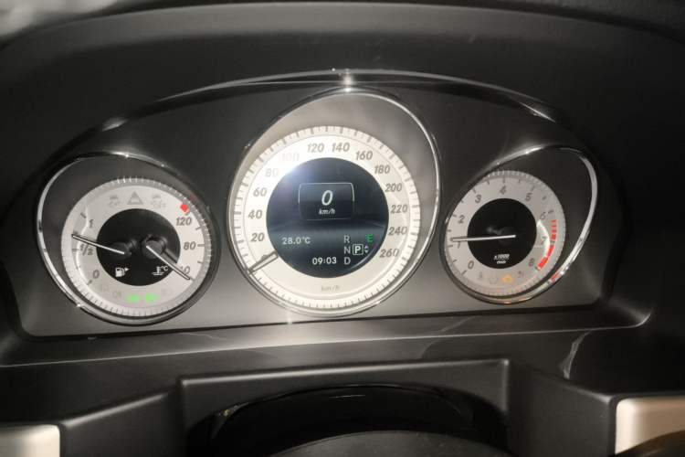 Used Mercedes-Benz GLK-Class 2013 GLK 300 4MATIC Dynamic Sunroof Model Instrument Cluster