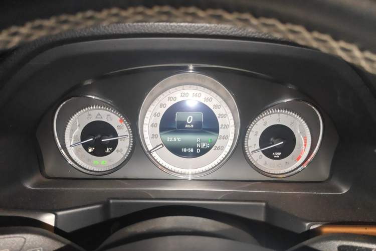 Used Mercedes-Benz GLK-Class 2013 GLK 300 4MATIC Dynamic Sunroof Model Instrument Cluster