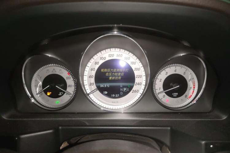 Used Mercedes-Benz GLK-Class 2013 Facelift GLK 300 4MATIC Fashion Edition Instrument Cluster