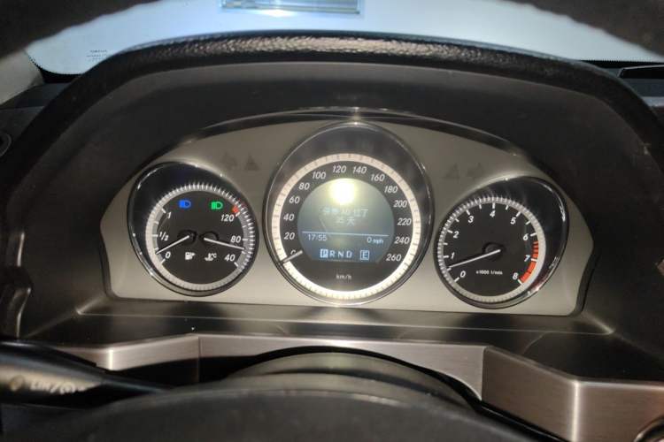 Used Mercedes-Benz GLK-Class 2013 GLK 300 4MATIC Luxury Model Instrument Cluster