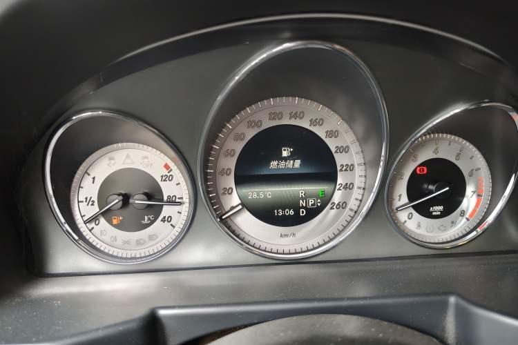 Used Mercedes-Benz GLK-Class 2013 GLK 300 4MATIC Dynamic Sunroof Model Instrument Cluster