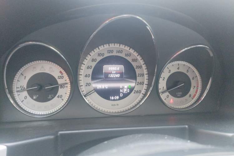 Used Mercedes-Benz GLK-Class 2013 GLK 300 4MATIC Dynamic Sunroof Model Instrument Cluster
