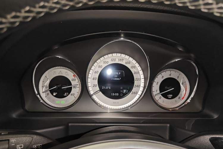 Used Mercedes-Benz GLK-Class 2013 GLK 300 4MATIC Dynamic Sunroof Model Instrument Cluster