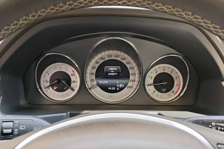 Used Mercedes-Benz GLK-Class 2013 GLK 300 4MATIC Dynamic Sunroof Model Instrument Cluster