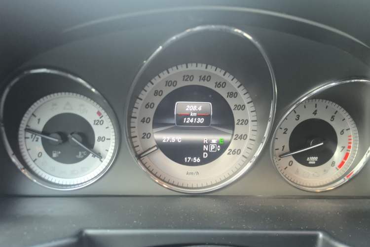 Used Mercedes-Benz GLK-Class 2013 GLK 300 4MATIC Luxury Model Instrument Cluster