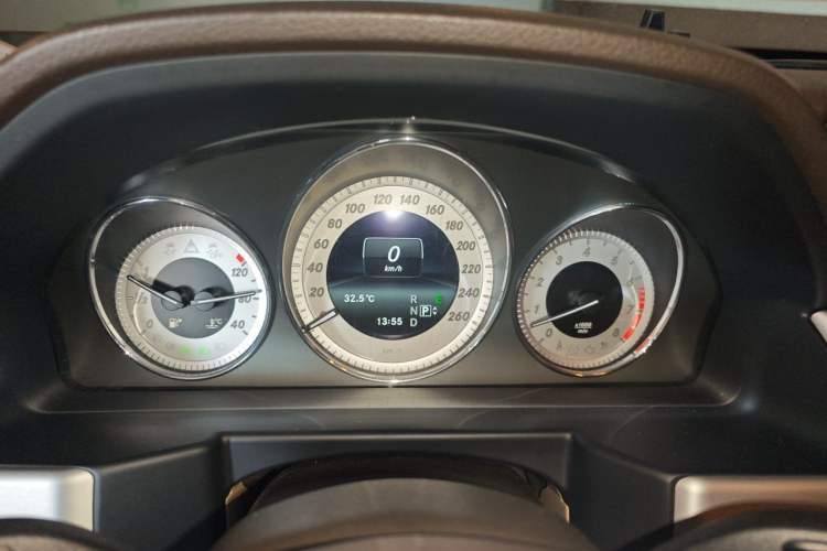 Used Mercedes-Benz GLK-Class 2013 GLK 300 4MATIC Dynamic Sunroof Model Instrument Cluster