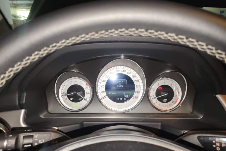 Used Mercedes-Benz GLK-Class 2013 GLK 300 4MATIC Dynamic Sunroof Model Instrument Cluster
