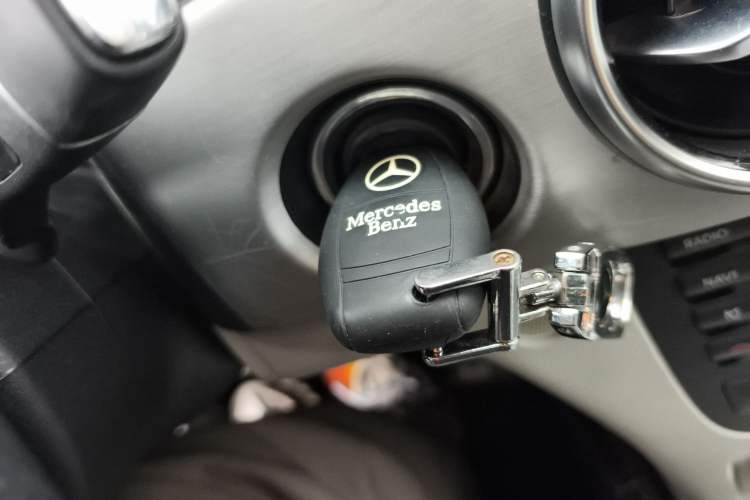 Used Mercedes-Benz GLK-Class 2013 GLK 300 4MATIC Dynamic Sunroof Model Interior 1