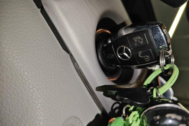 Used Mercedes-Benz GLK-Class 2013 GLK 300 4MATIC Dynamic Sunroof Model Interior 1