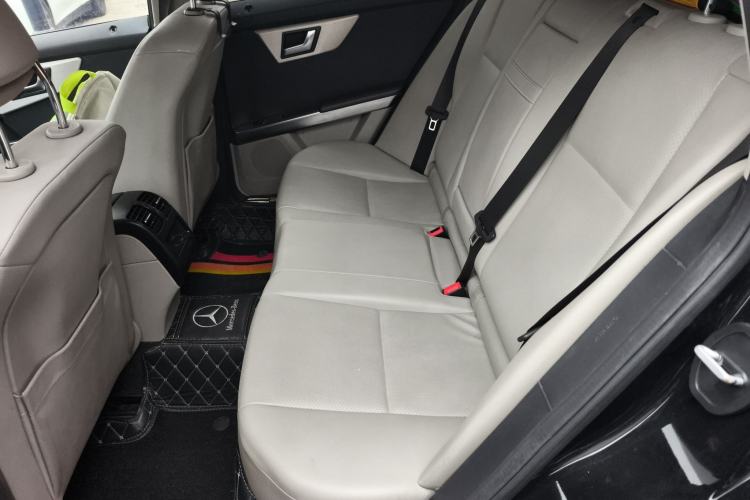 Used Mercedes-Benz GLK-Class 2013 GLK 300 4MATIC Dynamic Sunroof Model Interior 4