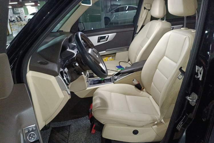 Used Mercedes-Benz GLK-Class 2013 GLK 300 4MATIC Dynamic Edition Left Front Seat