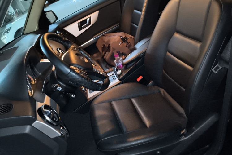 Used Mercedes-Benz GLK-Class 2013 Facelift GLK 300 4MATIC Fashion Edition Left Front Seat