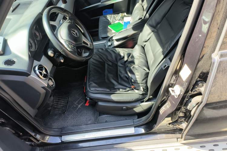 Used Mercedes-Benz GLK-Class 2013 GLK 300 4MATIC Dynamic Edition Left Front Seat