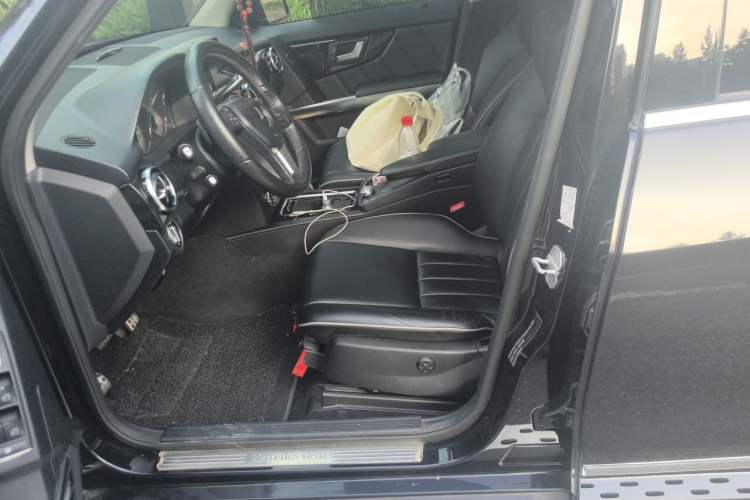 Used Mercedes-Benz GLK-Class 2013 GLK 300 4MATIC Luxury Model Left Front Seat