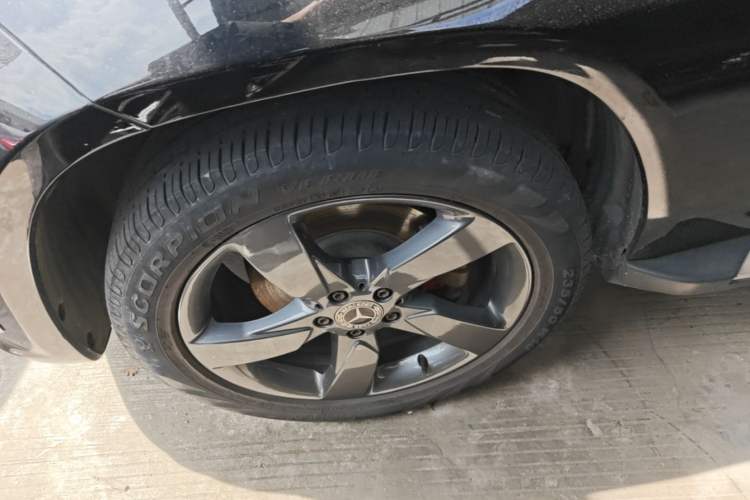 Used Mercedes-Benz GLK-Class 2013 GLK 300 4MATIC Luxury Model Left Front Wheel Hub