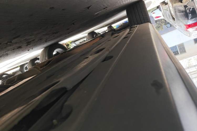 Used Mercedes-Benz GLK-Class 2013 GLK 300 4MATIC Luxury Model Left Side Sill