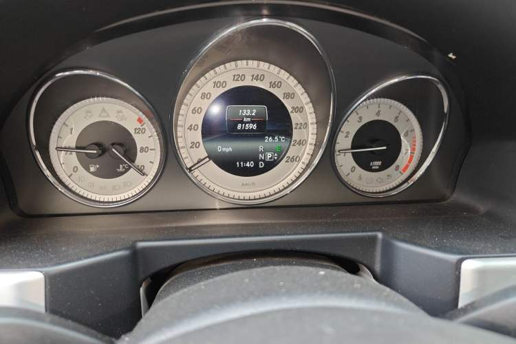 Used Mercedes-Benz GLK-Class 2013 Facelift GLK 300 4MATIC Fashion Edition Odometer Close Up