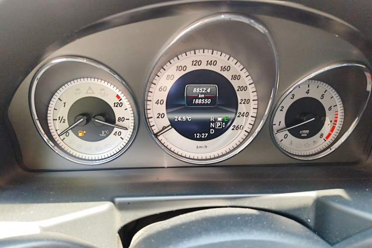Used Mercedes-Benz GLK-Class 2013 GLK 300 4MATIC Dynamic Edition Odometer Close Up