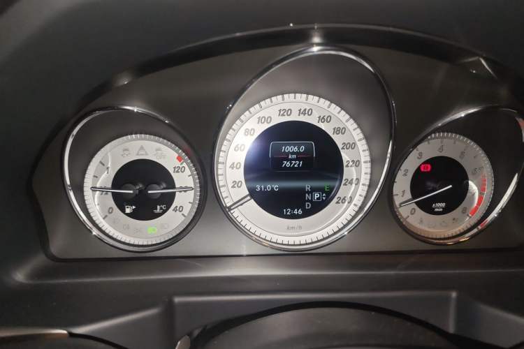 Used Mercedes-Benz GLK-Class 2013 GLK 300 4MATIC Dynamic Edition Odometer Close Up