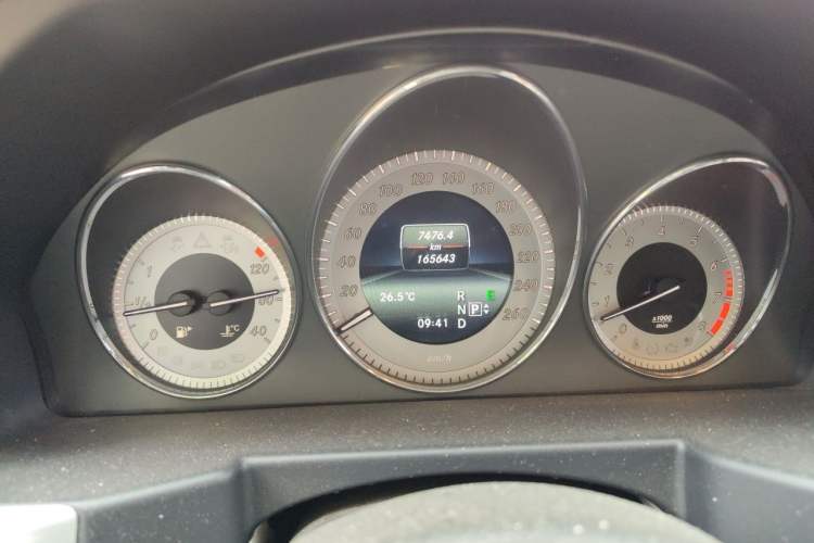 Used Mercedes-Benz GLK-Class 2013 GLK 300 4MATIC Dynamic Sunroof Model Odometer Close Up