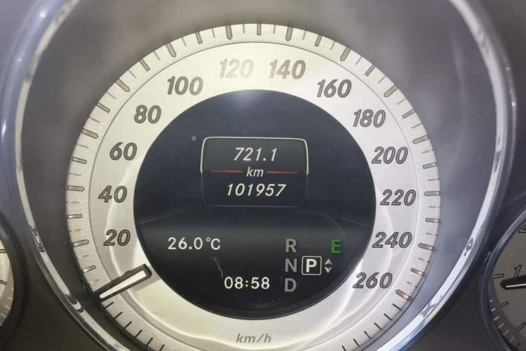 Used Mercedes-Benz GLK-Class 2013 GLK 300 4MATIC Dynamic Sunroof Model Odometer Close Up